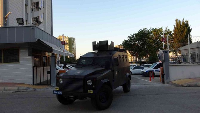 Mersin’de Teröre "Temizleme" Operasyonu: 31 Gözaltı Kararı... Hdp İ̇l Başkanı Hakkında Da Gözaltı Kararı Verildi