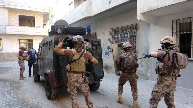Mersin’de Teröre "Temizleme" Operasyonu: 31 Gözaltı Kararı... Hdp İ̇l Başkanı Hakkında Da Gözaltı Kararı Verildi