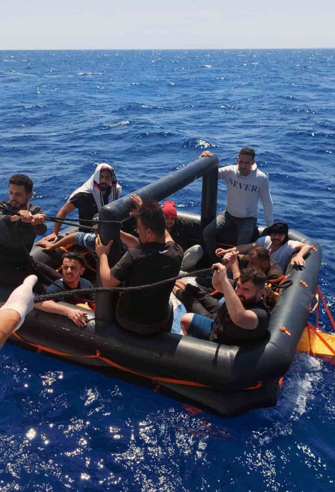 Marmaris’te 49 Düzensiz Göçmen Kurtarıldı