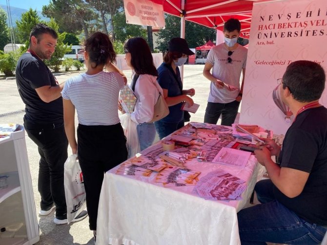 Nevü, Üniversite Adayı Amasyalı Gençlerle Buluştu