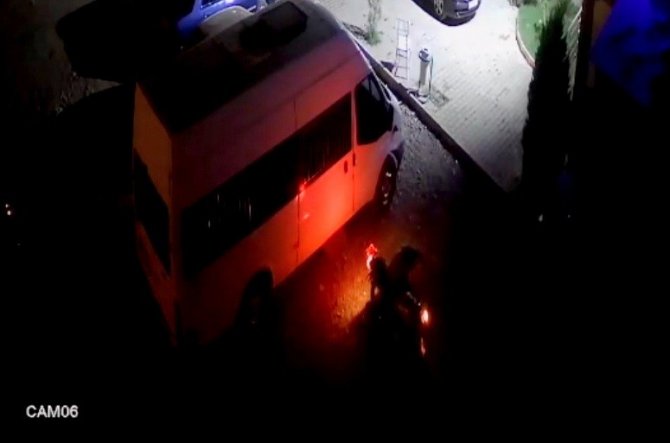 Motosiklet Hırsızı Önce Kameraya Sonra Polise Yakalandı