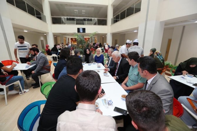 Rektör Hatipoğlu: "Aday Öğrencileri Gi̇btü’ye Bekliyoruz"