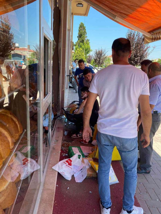 Motosikleti Çaldı Kaçarken Kaza Yaparak Yaralandı