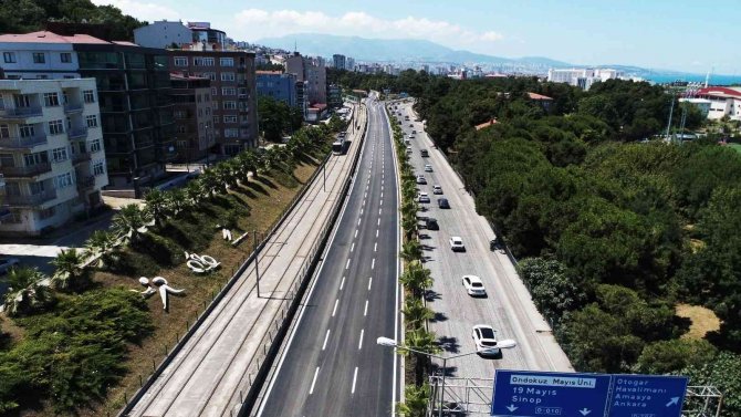 Atatürk Bulvarı Hızla Yenileniyor