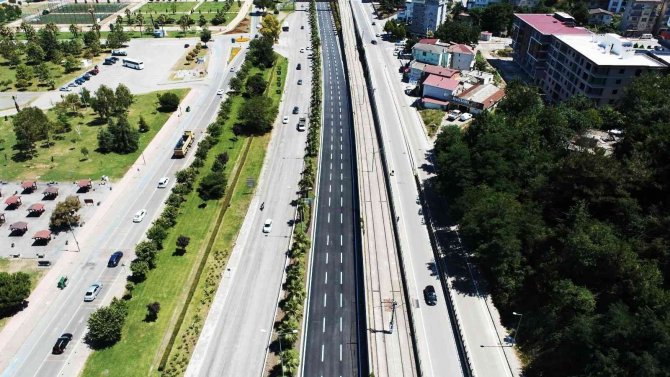 Atatürk Bulvarı Hızla Yenileniyor