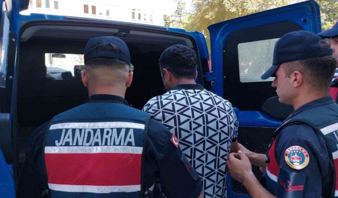 29 Yıl Hapis Cezası Bulunan Şahıs Annesini Hastaneye Götürürken Yakalandı