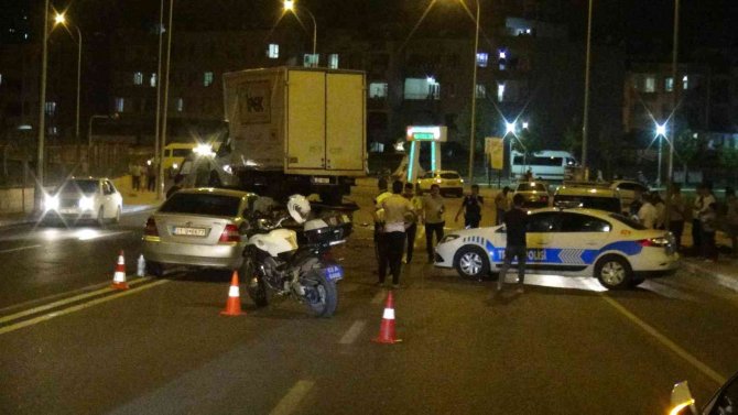 Şanlıurfa’da Kamyonet İle Otomobil Çarpıştı: 5 Yaralı