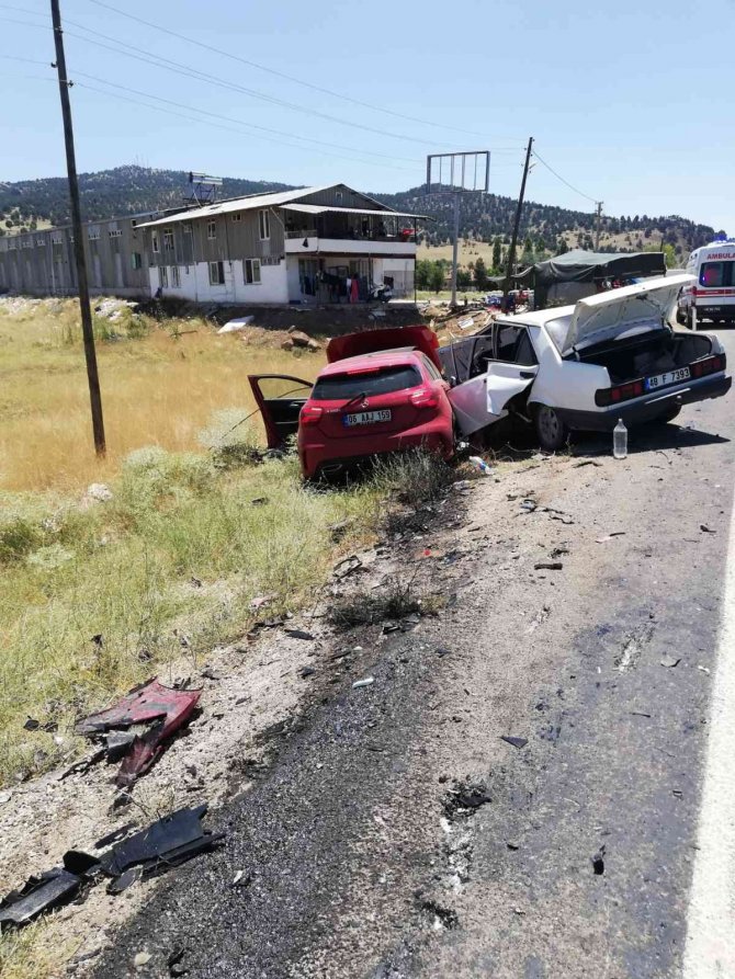 Seydikemer’de Trafik Kazası 1 Ölü, 2 Yaralı