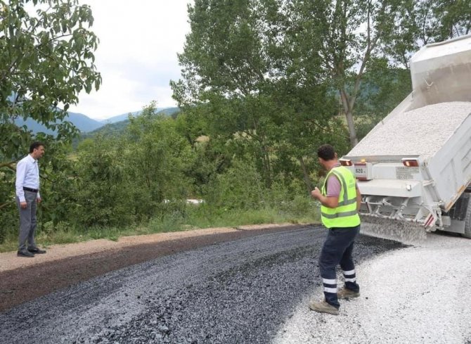 Sinop’ta Köy Yollarına Mıcır Asfalt