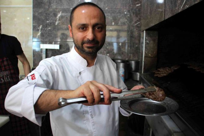 Gurbetçiler, Sivas Köftesine Hasret