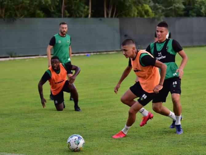 Denizlispor 2 Günlük Aranın Ardından Çalışmalara Yeniden Başladı