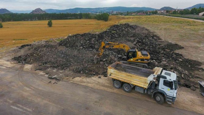 Doğa Atık Asfalttan Kurtarıldı, Geri Dönüşümle Tasarruf Sağlandı