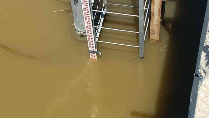 Geçen Yıl Kuraklık Nedeniyle Su Sıkıntısı Çeken Çiftçilerin Bu Sene Yüzü Gülüyor