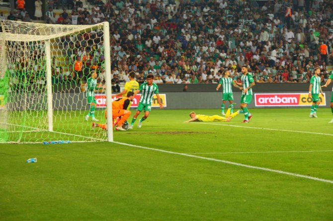 Uefa Konferans Ligi: Konyaspor: 2 - Bate Borisov: 0 (İ̇lk Yarı)