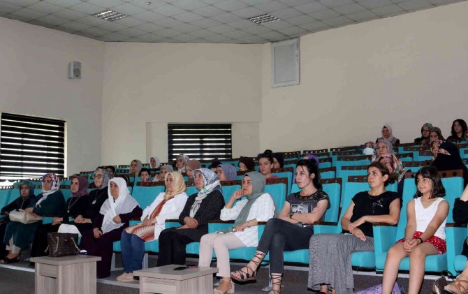 Van’da ‘Erken Yaşta Evlilik’ Konulu Seminer