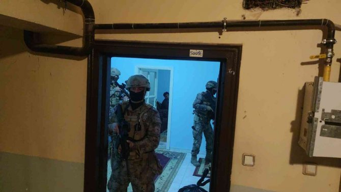Van’da 1’i Çocuk 16 Düzensiz Göçmen Yakalandı