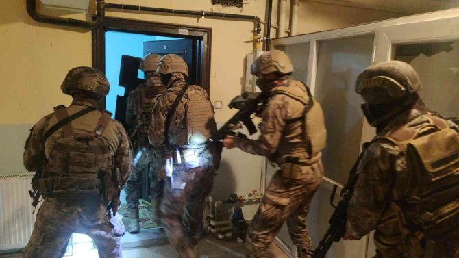Van’da 1’i Çocuk 16 Düzensiz Göçmen Yakalandı