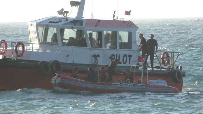 Zonguldak’ta Denizde Dalgalara Kapılan Genç Kayboldu