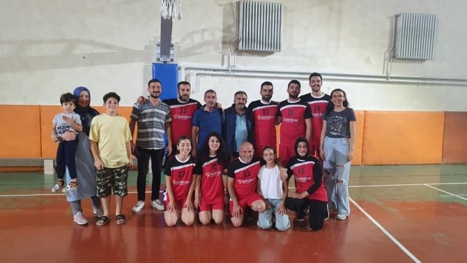 Afyonkarahisar’da Sağlık İçin Voleybol Turnuvası Düzenlendi