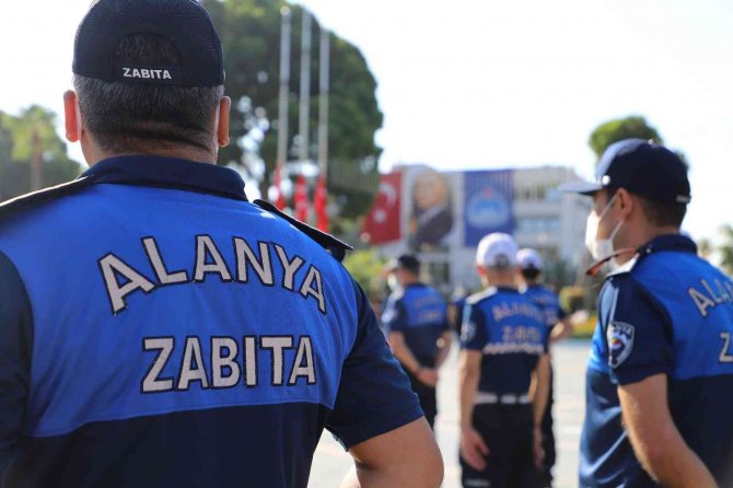 Zabıtayı Görünce Dili Çözüldü