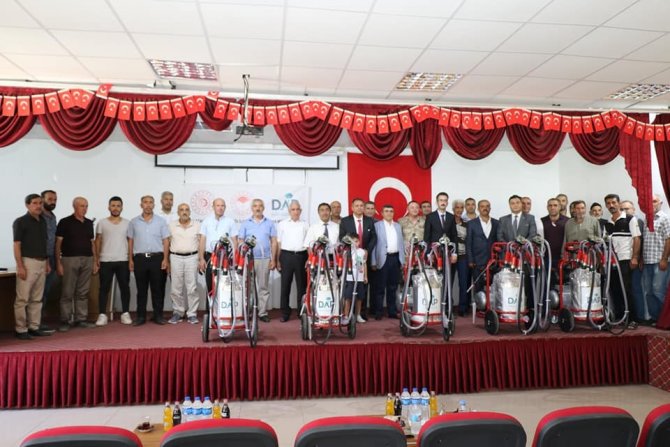 Elazığ’da 52 Üreticiye Süt Sağım Makinası Dağıtıldı
