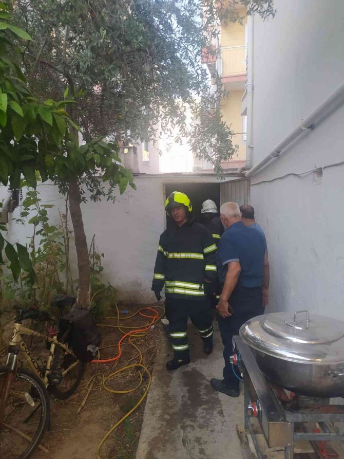 Ardiye Yangını Kısa Sürede Söndürüldü