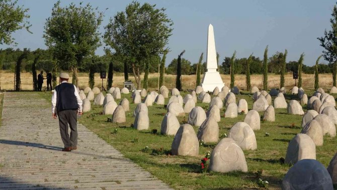 Çanakkale’de İhya Edilen Kanlıdere Şehitliği Ziyarete Açıldı