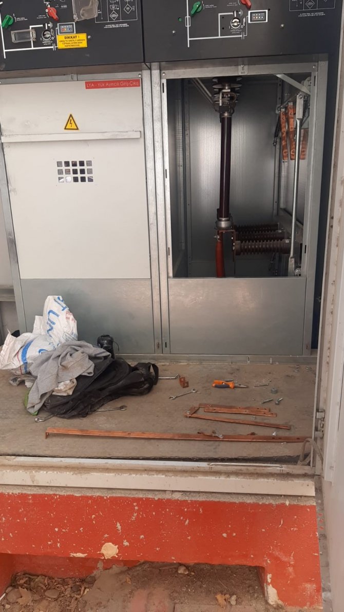 Hırsızlık İçin Girdiği Trafoda Elektrik Akımına Kapılarak Can Verdi