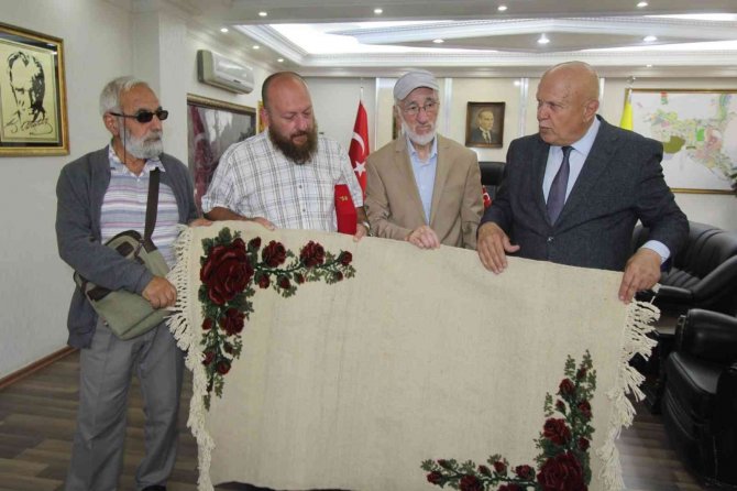 Başkan Pekmezci’den Hattatlara Teşekkür