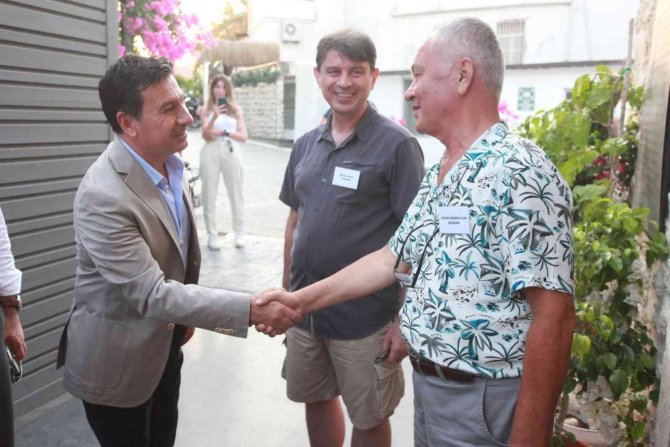 Bodrum’da Asker Ressamlar Sergisi Açıldı