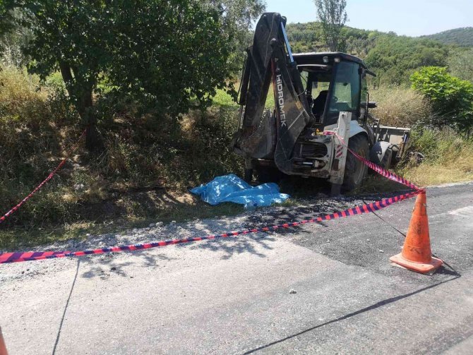 Yol Çalışmasını İzleyen Şahıs İş Makinesinin Altında Kalarak Hayatını Kaybetti