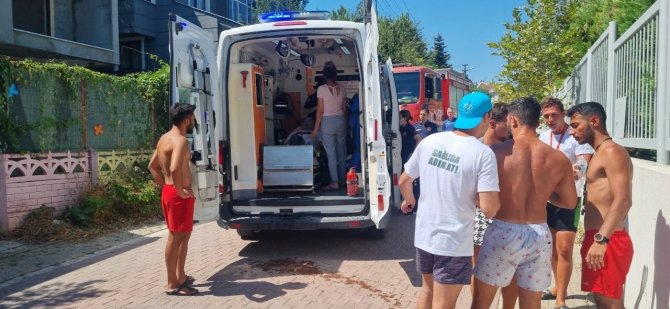 Yüzme Havuzunda Yangın Paniği; 4 Kişi Dumandan Etkilendi