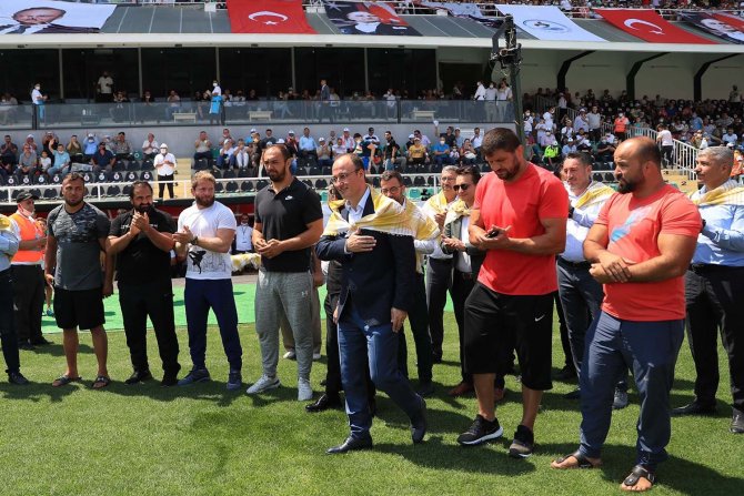 Altın Kemerli Başpehlivanlardan Denizlilere Davet