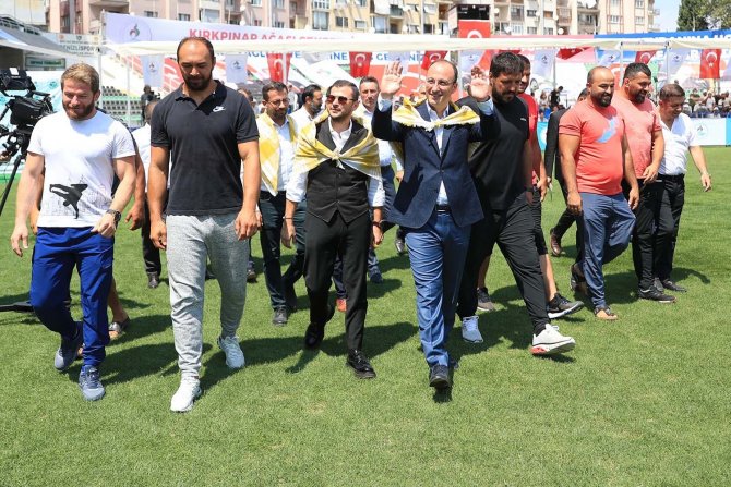 Altın Kemerli Başpehlivanlardan Denizlilere Davet