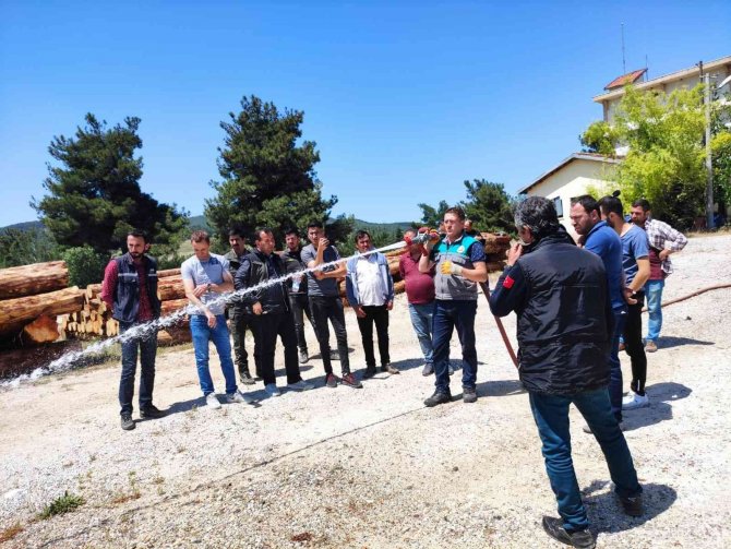 Gönüllü Ormancılar Yangınlara Karşı Bilinçlendiriliyor
