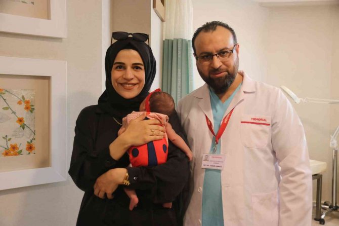 Aile Ziyaretine Gelen Çift, Gebelik Kontrolünde Bebeklerinde 40 Bin Doğumda Bir Görülen Hastalığı Öğrendi