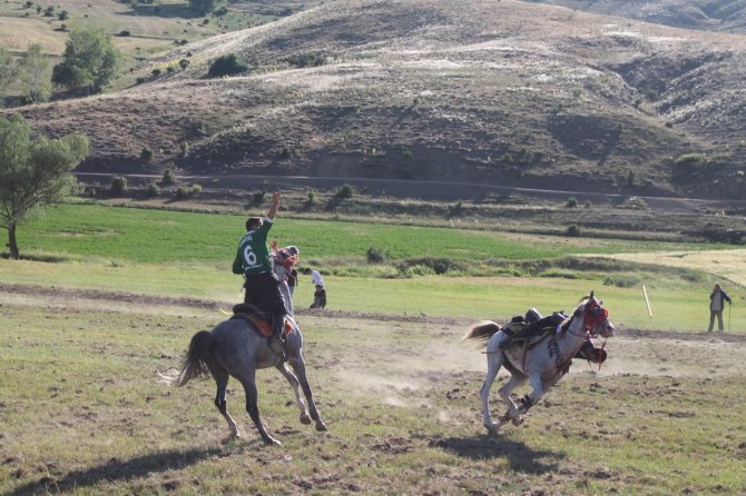 Düğün İçin Oynanan Ciritte Ciritçinin Attan Düşmesi Kameraya Yansıdı