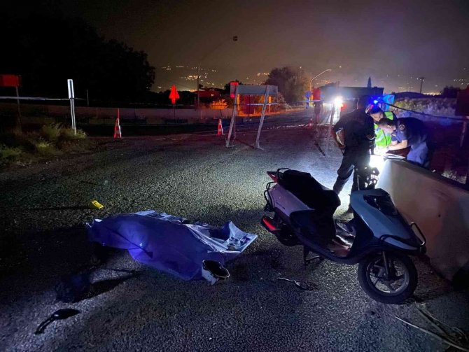 Trafiğe Kapatılan Yola Giren Motosiklet Devrildi: 1 Ölü, 1 Yaralı