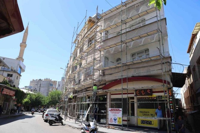 Kilis’te Dış Cephe Giydirme Ve Kaplama Çalışmaları Devam Ediyor