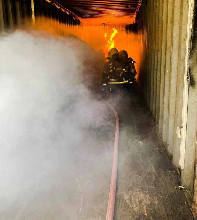 Stajyer İtfaiyecilere Sıkı Eğitim