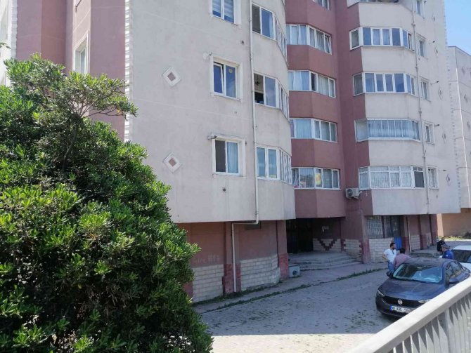 Kocaeli’nde 82 Yaşındaki Adam Evinde Ölü Bulundu