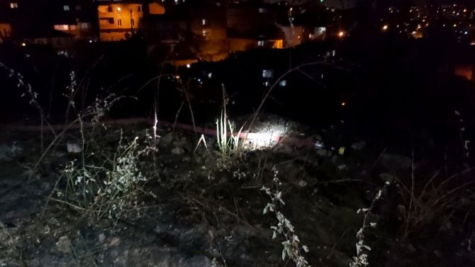 Ağaçlık Alandaki Araba Lastikleri Ormanı Yaktı