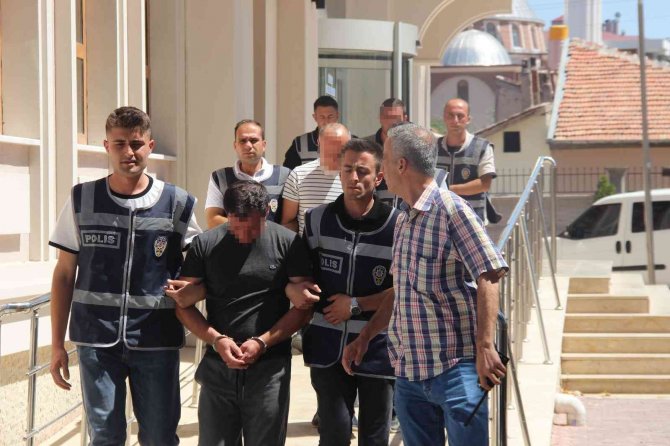 Konya’dan 100 Bin Liralık Döviz Çalan Şahıslar Adana’da Yakalandı