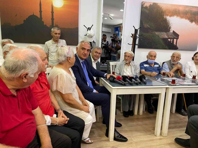 Kültür Ve Turizm Bakanı Mehmet Nuri Ersoy Üsküdar’da Esnaf Ziyareti Gerçekleştirdi