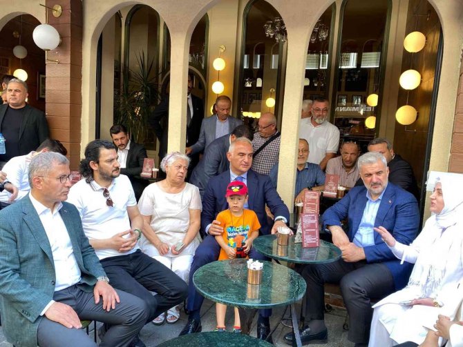 Kültür Ve Turizm Bakanı Mehmet Nuri Ersoy Üsküdar’da Esnaf Ziyareti Gerçekleştirdi
