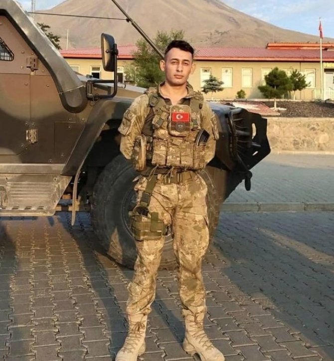 İ̇zmir’e Şehit Ateşi Düştü