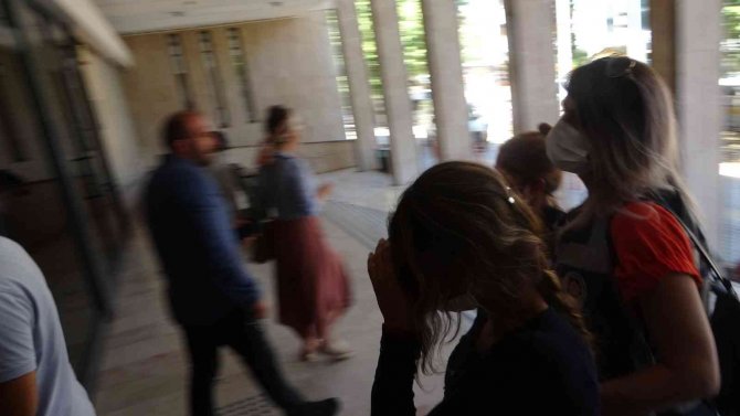 Bohçacı Süsü İle Hırsızlık Yapan Kadınlar Tutuklandı