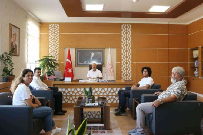 Müdür Başyiğit, Yks’de Sayısal Derecesi Elde Eden Necati Gökbel’i Tebrik Etti