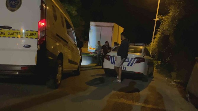 Sarıyer’de Motosikletli Saldırganlar 2 Kişiyi Vurdu
