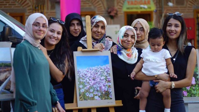 Cep Telefonu İle Çektikleri Fotoğraflardan Sergi Açtılar